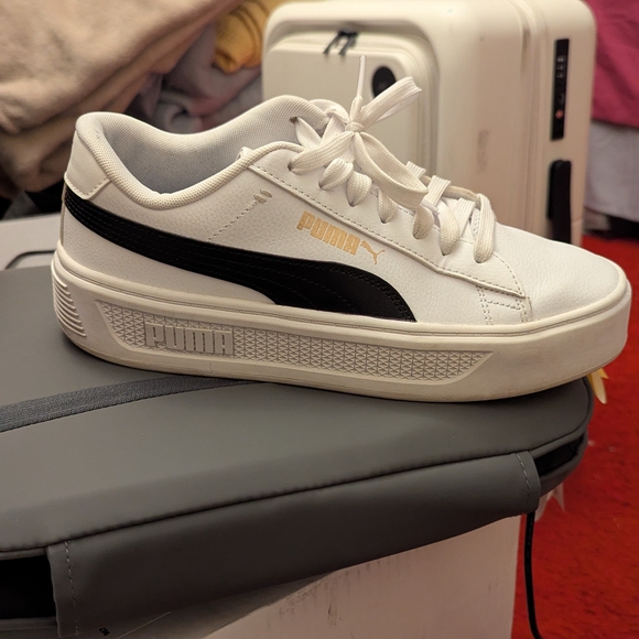 Puma White and Black Sneakers - Picture 1 of 9